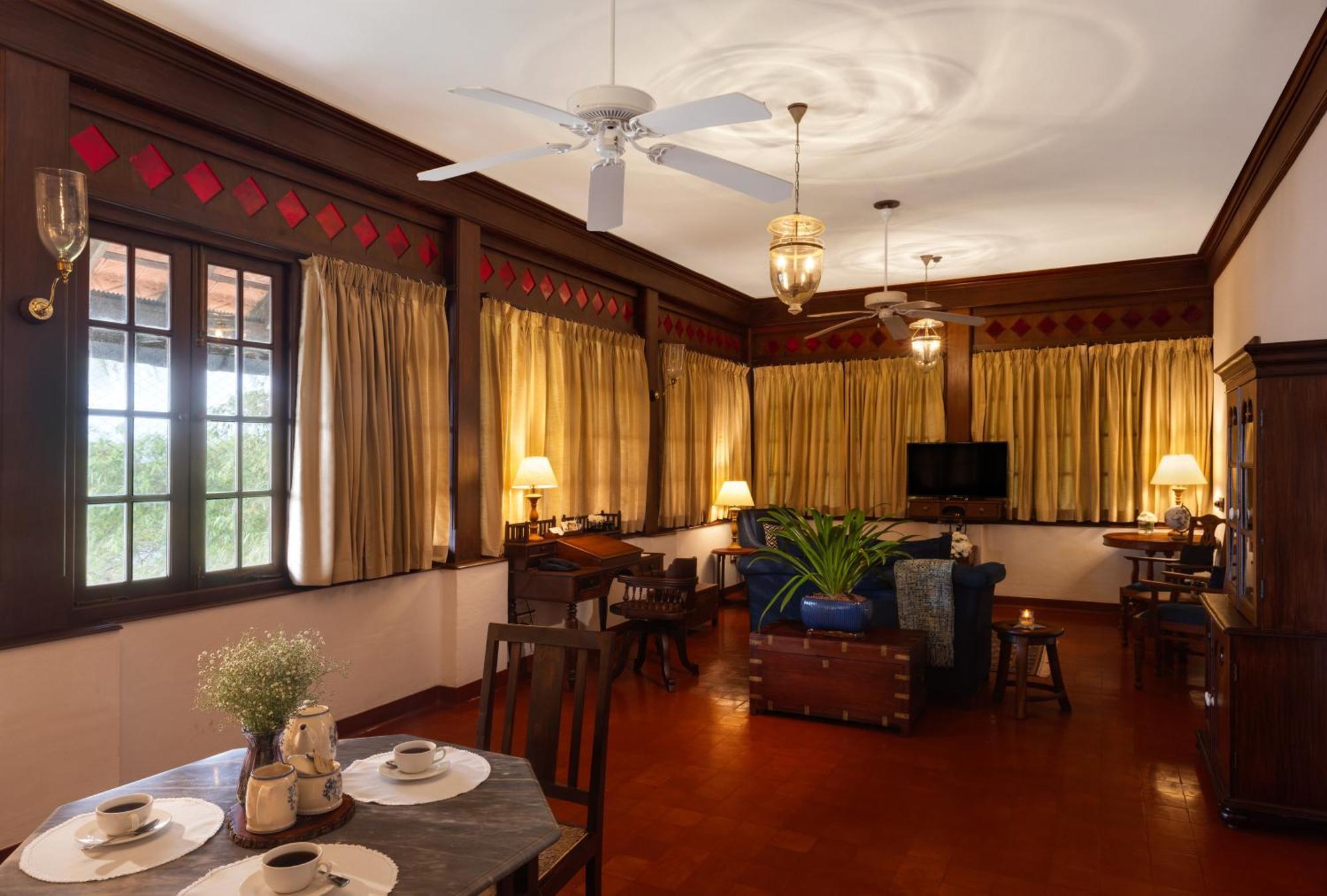 Brunton Boatyard - A Cgh Earth Experience Otel Kochi Dış mekan fotoğraf