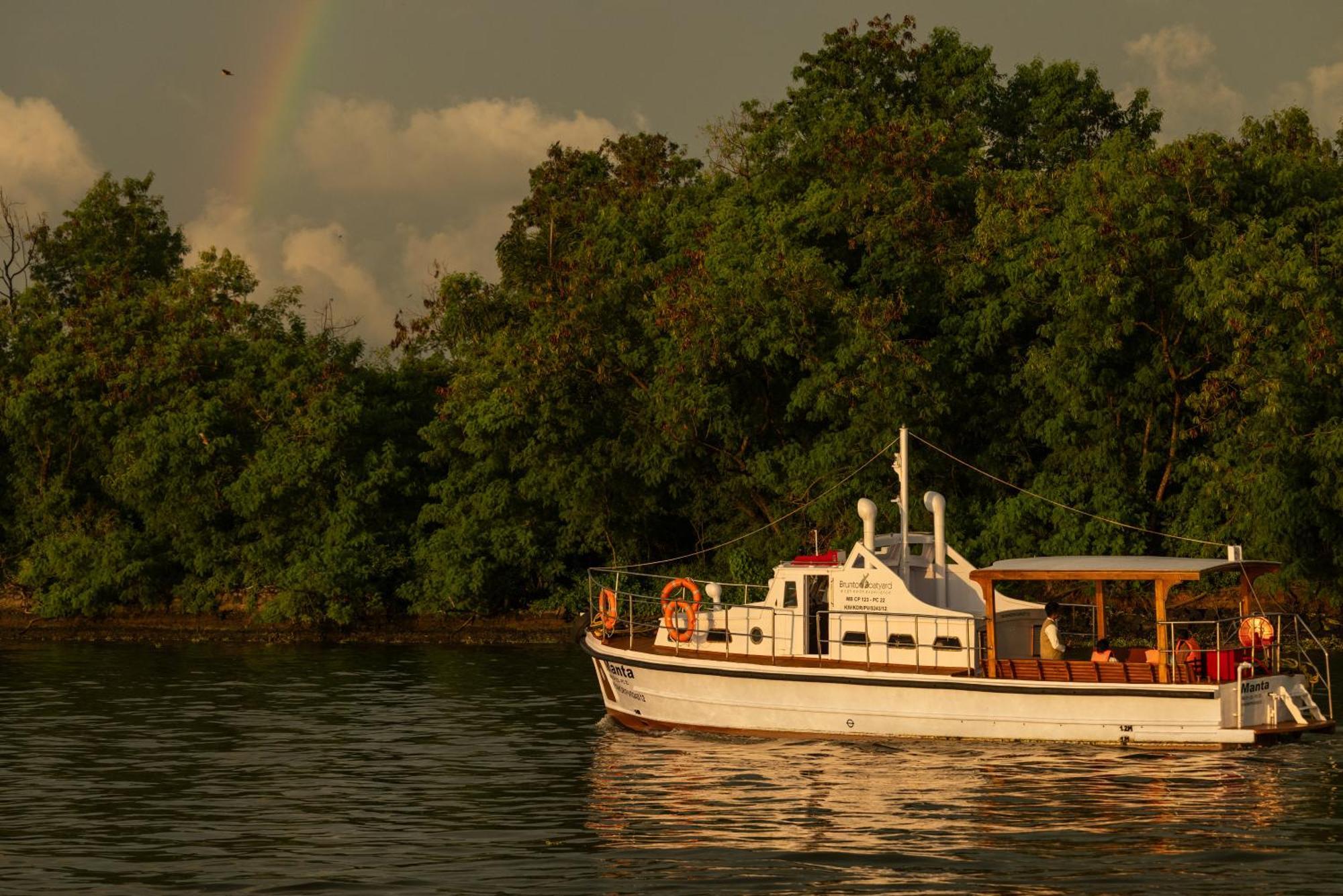 Brunton Boatyard - A Cgh Earth Experience Otel Kochi Dış mekan fotoğraf