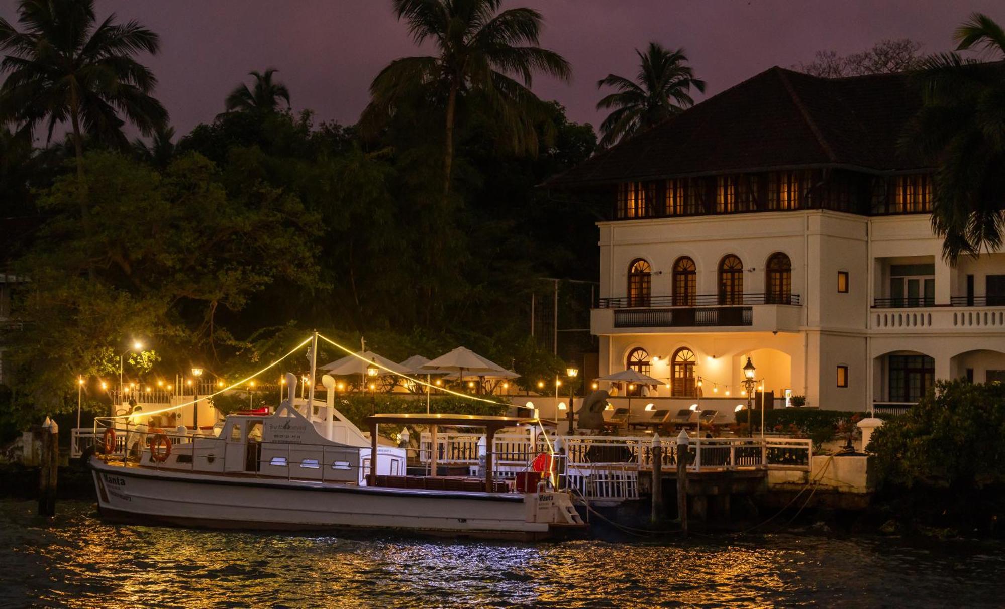 Brunton Boatyard - A Cgh Earth Experience Otel Kochi Dış mekan fotoğraf